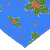 ホリーレッドベリーパターンオンフェスティバルブルー ショートテーブルランナー (コーナー)