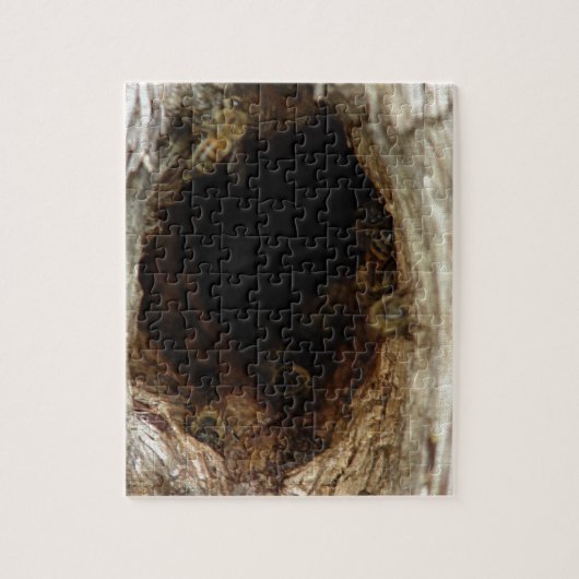 ホロウの木に棲む野生のミツバチ ジグソーパズル (縦)