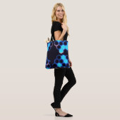 ホログラフィックサイバパンク六角タイルの魅惑 トートバッグ (モデル)