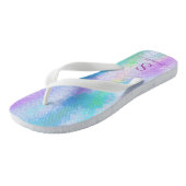 ホログラフィックパカラフルステル虹色モノグラムの ビーチサンダル (アングル)