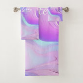 ホログラフィックピンクパープルモノグラムイニシャル名 バスタオルセット (インサイチュ)