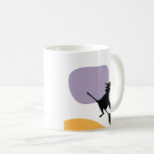 ホロ飛んでいるムスティックの怖い魔女ハロウィーンギフト コーヒーマグカップ (正面右)