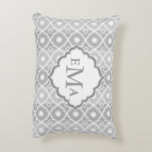 ホワイトとグレーのストライプクローバー アクセントクッション (裏面(縦))