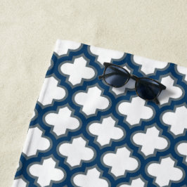 ホワイトとネイビーブルートレリス、ラティス、クローバー ビーチタオル