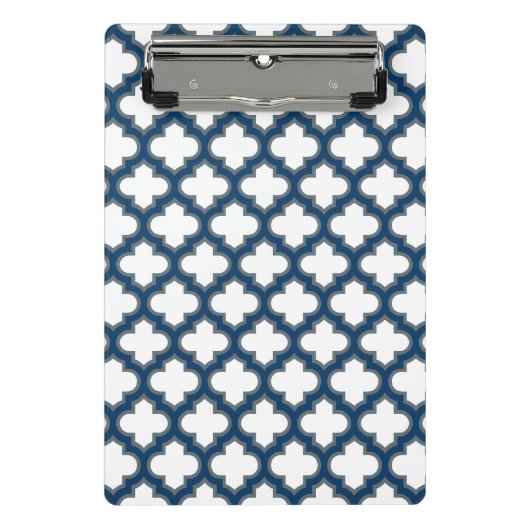 ホワイトとネイビーブルートレリス、ラティス、クローバー ミニクリップボード (正面)