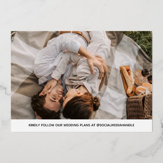 ホワイトと金ゴールドウォーターカラー非公式フォト結婚ズ 箔招待状 (裏面)