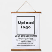 ホワイトのタペストリーにぶら下がったよるビジネスブランド 吊り下げ型タペストリー (正面)