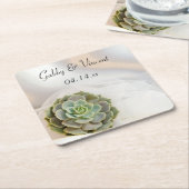 ホワイトの上に緑色の結婚多肉株 スクエアペーパーコースター (アングル)