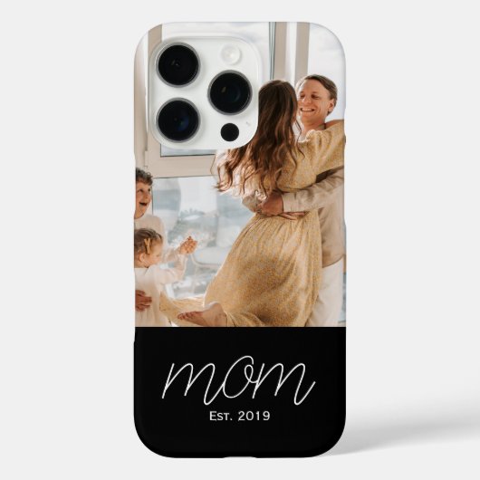ホワイトの文字で「Mom Established」ブラックのカスタマイズ可能 Case-Mate iPhoneケース (裏面)