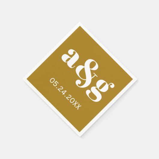ホワイトイニシャルタイポグラフィオンゴールデンブラウン結婚ズ スタンダードカクテルナプキン (角)