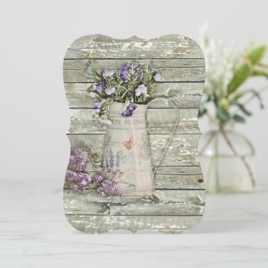 ホワイトウォッシュされた納屋の木造の農家サマーラベンダー 招待状 (スタンド正面)