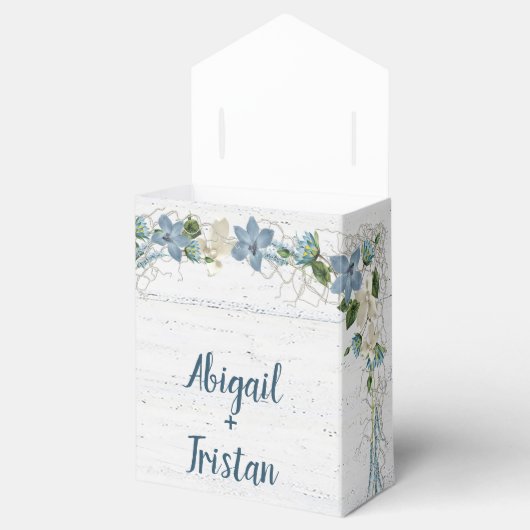 ホワイトウォッシュ木材と結婚式の花 フェイバーボックス