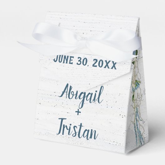 ホワイトウォッシュ木材と結婚式の花 フェイバーボックス (正面サイド)