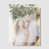 ホワイトウォーター色のフローラ結婚ズ ベラム紙招待状 (オフセット (カップル))