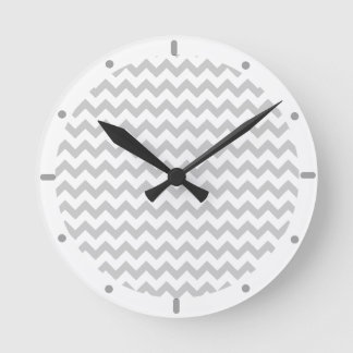 ホワイトウォール時計のグレーシェブロン ラウンド壁時計