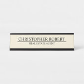 ホワイトエステート実在のミニマリスト デスクネームプレート (正面)