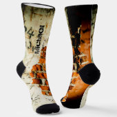 ホワイトオレンカッコいいジ古いレンガの壁のグレフィティあなたの名前 ソックス (傾斜あり)