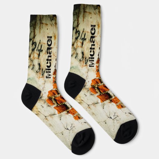 ホワイトオレンカッコいいジ古いレンガの壁のグレフィティあなたの名前 ソックス (右)