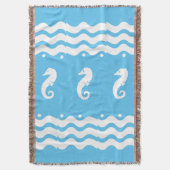 ホワイトオンティール（緑がかった色）アクアブルーシーホース海岸生活 スローブランケット (正面縦)