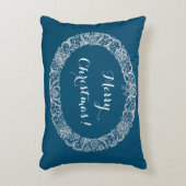 ホワイトオンブルークリスマスリースへ アクセントクッション (正面(垂直))