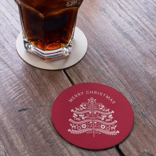 ホワイトオンレッドスカンジナビアフォークアートクリスマスツリー ラウンドペーパーコースター