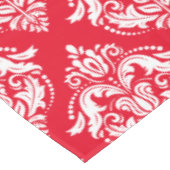 ホワイトオンレッドフローラダマスク幾何学模様 テーブルクロス (アングル)