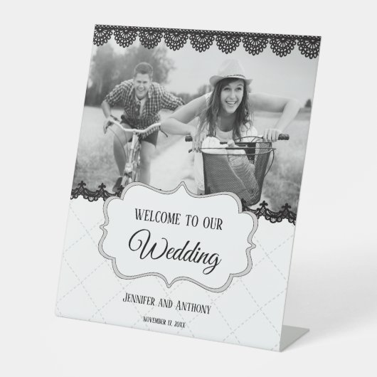 ホワイトカスタムウェディングのブラックレース 台座サイン (正面)