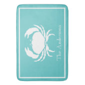 ホワイトカニ航海のとデザインブルーのティール(緑がかった色) バスマット (正面縦)
