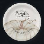 ホワイトカボチャ秋ベビーシャワー ペーパープレート<br><div class="desc">大きな白いカボチャは、これらの可愛いジェンダー中立の赤ちゃんシャワー紙のプレートを強調し、「小さなカボチャが途中にある」という言葉を上部に。（ピンク、ブルー、グリーンでも利用可能）。 コレクション内の一致アイテム。</div>