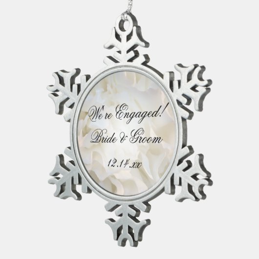 ホワイトカーネーションフラワー婚約 スノーフレークピューターオーナメント (右)
