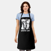 ホワイトキットンシルエット – かわいい猫デザイン エプロン (着用した状態)