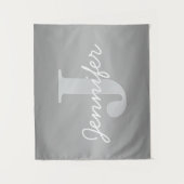 ホワイトキュロシアンドグレーモノグラム | 編集可能な色 タペストリー (正面)