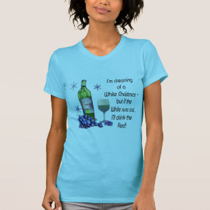 ホワイトクリスマスの夢を見ます、おもしろいなワインの芸術のギフト Tシャツ