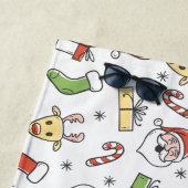 ホワイトクリスマスハッピーサンタとトナカイのパターン ビーチタオル (インサイチュ)