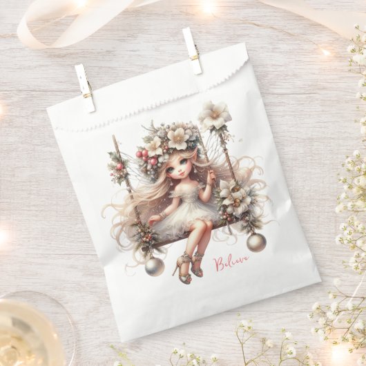 ホワイトクリスマスフェアリー紙プレート フェイバーバッグ (クリップ留めされた状態)