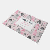 ホワイトグレーヴィンテージクリスマスハウスオンピンク ドアマット (アングル)