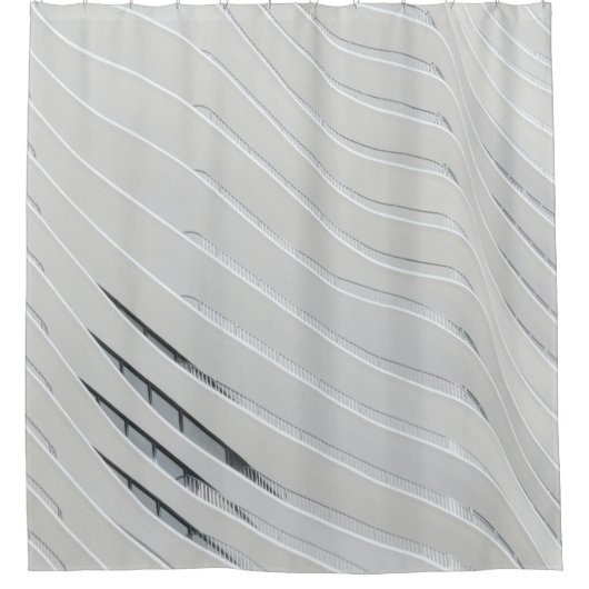 ホワイトコンクリート建物壁 シャワーカーテン (正面)