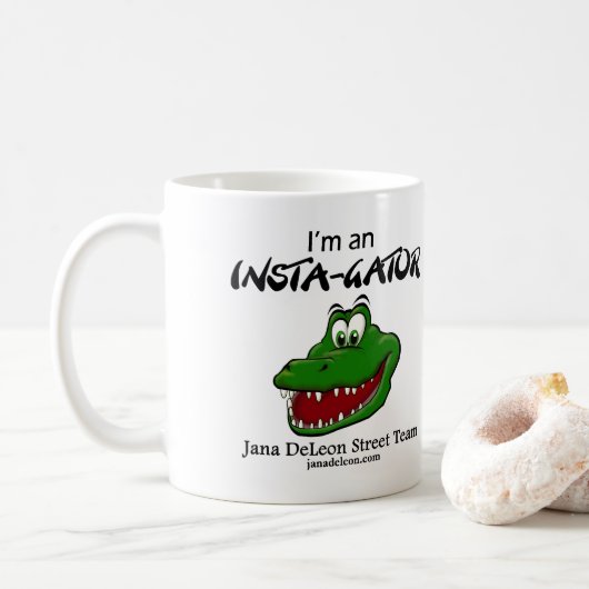 ホワイトコーヒーカップと通りチームロゴ コーヒーマグカップ (ドーナツ)