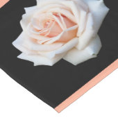 ホワイトサンゴバラ – テーブルランナー (コーナー)