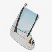 ホワイトサーフボードの選択的なフォーカス写真 スモールクリスマスストッキング (正面 (吊り時))