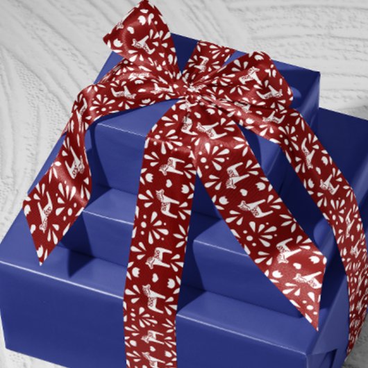 ホワイトスウェーデンダラホースワインレッドホリデーギフト サテンリボン