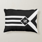 ホワイトストライプとシボロンのブラックとモノグラム アクセントクッション (裏面)