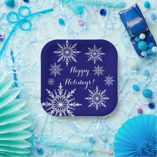 ホワイトスノーフレークスオンブルーハッピーホリデイズ ペーパープレート (パーティー)