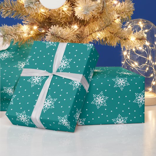 ホワイトスノーフレーク水玉模様ティール（緑がかった色）クリスマス ラッピングペーパー (クリスマス)