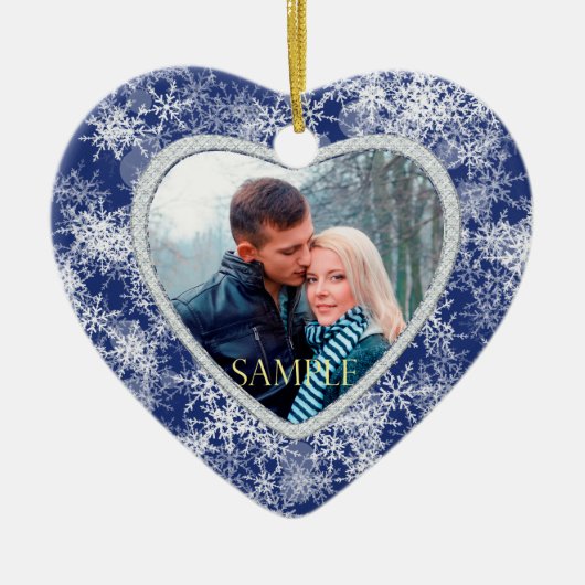 ホワイトスノー縁どフレックスオンブルー写真テンプレート セラミックオーナメント (正面)