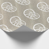 ホワイトスパイラルシーシェルと砂 ラッピングペーパー (角)