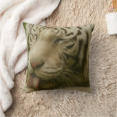 ホワイトタイガーインプライベートグルーミング儀式 クッション (ブランケット)