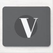 ホワイトタイポグラフィカスタムイニシャルグレー マウスパッド (正面)