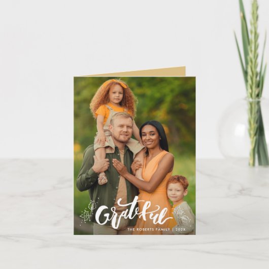 ホワイトタイポグラフィハッピーサンクスギビングの写真カード シーズンカード (正面)