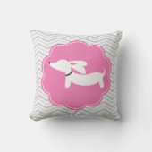 ホワイトダックスシャンドピンクグレーシェブロン子供部屋枕 クッション (正面)